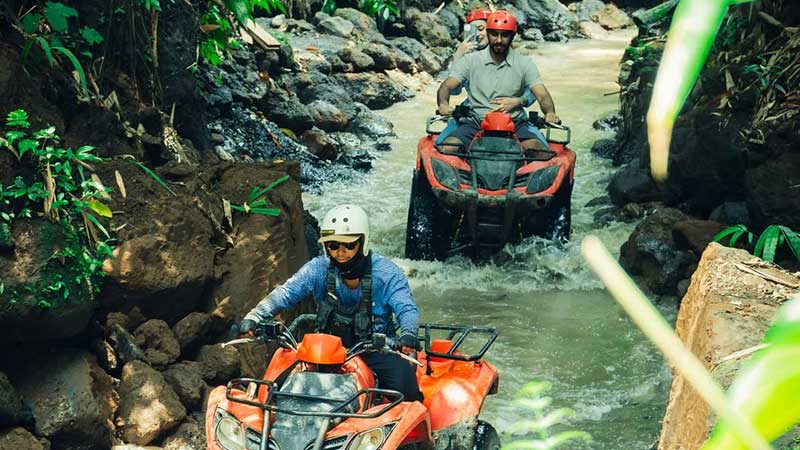 Can you wear slippers to ATV?